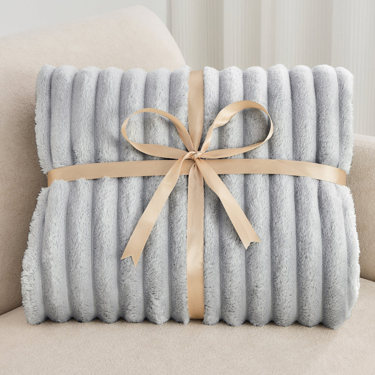Sfrcord® 🔥Popular soft plush nap blanket
